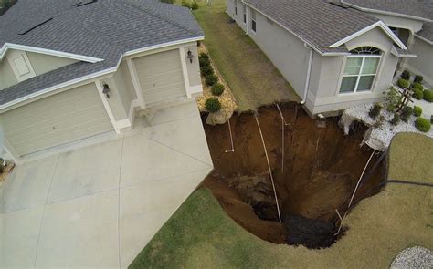 Massive Sinkhole Threatens Homes In Sumter County Florida Sumter Florida End Of Days