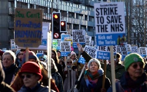 Bma Recruits Thousands Of Junior Doctors To Back Strikes