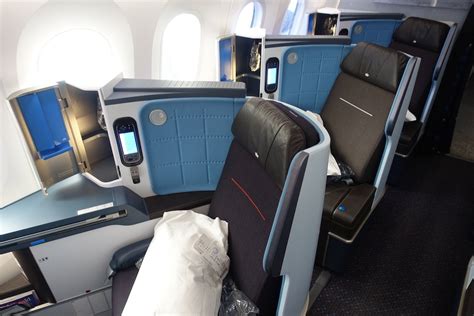 New Klm 777 Business Class Seats With Doors Escapadee