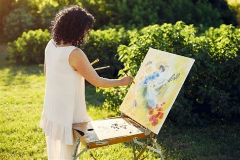 Mindfulness Based Art Therapy Mbat Meaning Benefits And Activities