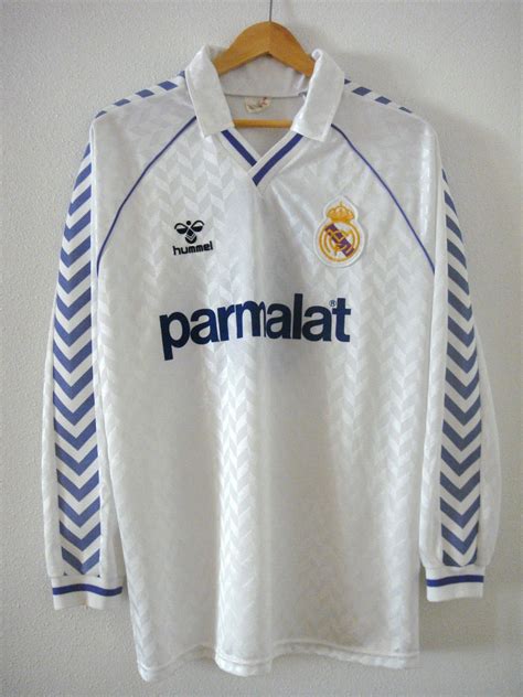 Real madrid football shirt archive. "La camiseta del Real Madrid es blanca. Se podrá manchar ...