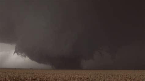 Live Storm Chasers On Twitter Jaw Dropping Monster Wedge Tornado