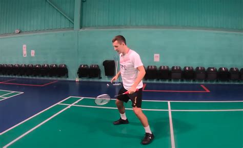 How To Play A Backhand In Badminton Clear Drop And Smash Badminton
