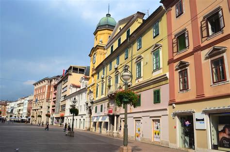 Rijeka, chorvatsko 4 hotelů, 154 apartmánů, 9 penzionů a 14 dalších možností ubytování hodnocení klientů 90% na základě 12 apartmán sky nabízí ubytování s možností vlastního stravování v rijece. Rijeka ubytovanie | Chorvátsko 24