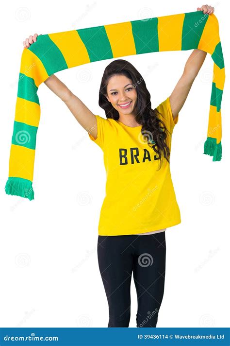 Passioné Du Football Enthousiaste Dans Le T Shirt Du Brésil Photo Stock Image Du Défenseur