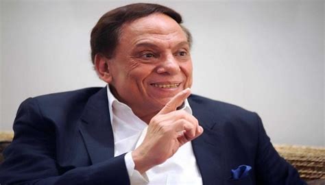 حصل الفنان محمد عادل إمام علي على إجازة لمدة ثلاثة أيام من تصوير مسلسل النمر المقرر عرضه في مسلسل رمضان 2021. هل أصيب عادل إمام بكورونا؟