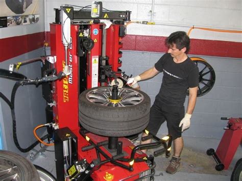 Here are tips to determine when and how to rotate and balance tires. Bilanciatura gomme - Manutenzione Automobile