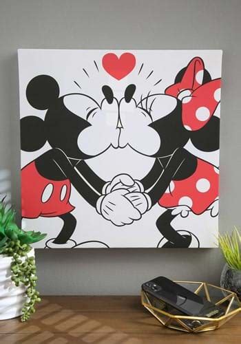 Mickey Mouse And Minnie Mouse Kiss Canvas Wall Decoration
