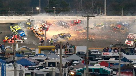 Nascar Daytona 500 2019 Results Watch Crash Video 18 Car Pile Up 9