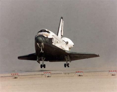 This Rare Photo Of The Space Shuttle Challenger Landing Was Taken Less