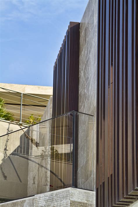 Timber Vertical Fin Cladding For Contemporary House Technowood