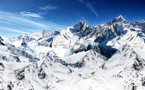 눈 덮인 산 봉우리 아름다운 산 풍경 사진시사