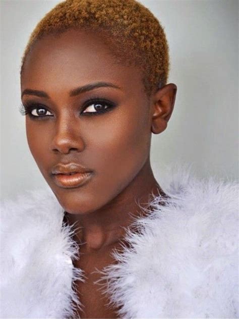 It's no secret that to find your most flattering hair color, it's important to consider your skin tone.just like with makeup, certain shades will complement your complexion better than others.if you're on the hunt to find the best hair colors for dark skin tones, you're in luck!below, we're sharing 30 stunning hair colors for black women and other people of color with deep skin tones. Pin by Esoteryk on Women Photog | Natural hair styles ...