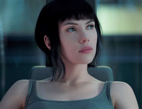 Pin By Scarlett Movies On Ghost N Shell Scarlett Johansson Scarlett Johansson Ghost Ghost In