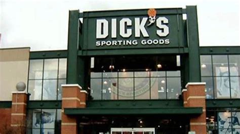 Dicks Sporting Goods To Stop Selling Guns In 125 Stores