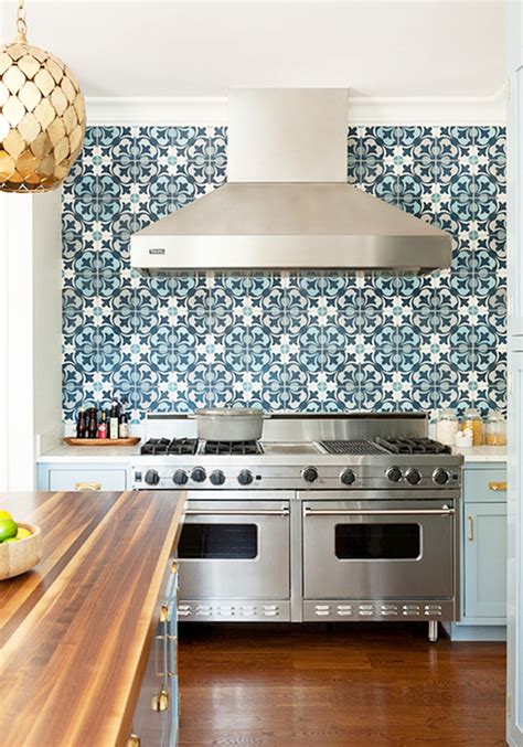 The stove backsplash will add a decorative touch to any kitchen. 17 Tempting Tile Backsplash Ideas for Behind the Stove | COCOCOZY