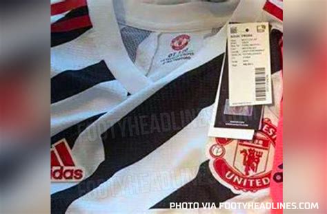 • 3,1 млн просмотров 5 месяцев назад. Man United Bold New 2021 Third Kit Leaked | Chris Creamer ...