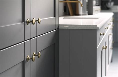 Kaboodle handles come in a range of styles allowing you to finish your kitchen in a style that suits your own personal taste. How to choose your kitchen door handles | Wren Kitchens