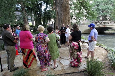 River Walk Island May Be Lucky For Marriages San Antonio Express News