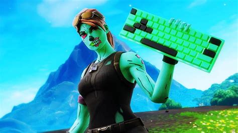 Descarga Gratis Ghoul Trooper Sosteniendo El Teclado Ghoul Trooper