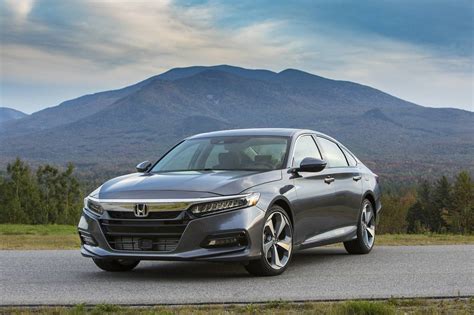 2018 Honda Accord The Sedan Youll Want Instead Of A Crossover Wsj