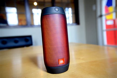 Editors Review Jbl Pulse 2 Portable Bluetooth Speaker Freeskier