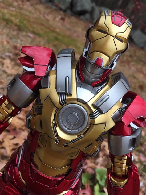 Hot Toys Heartbreaker Iron Man Figure Review And Photos Marvel Toy News