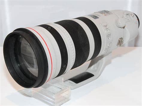 New Canon 200 400 F4 Zoom Lens