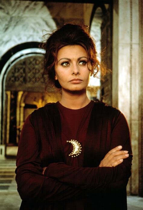 86 Year Old Sophia Loren Talks About Working With Charlie Chaplin And