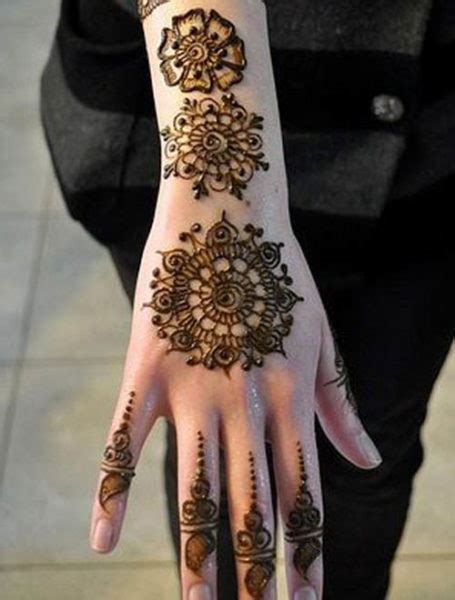 25 Cute And Easy Round Mehndi Designs With Pictures Styles At Life