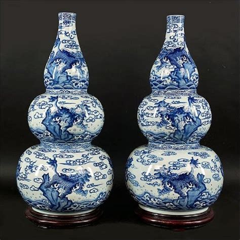 Large Chinese Blue And White Triple Gourd Porcelain Vases A Pair Chairish
