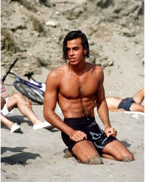 19 Year Old Enrique Iglesias On A Beach Enrique Iglesias Iglesias