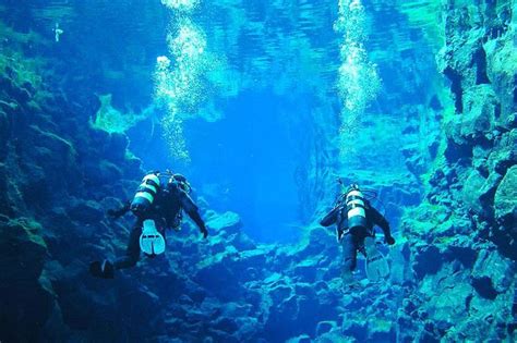 Diving Between Two Continents Diving In Silfra Gloholiday Tours In Iceland Canada Tours