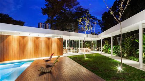 This Spectacular House In Sao Paulo Allows The Family To Sunbathe Near The Pool In Complete