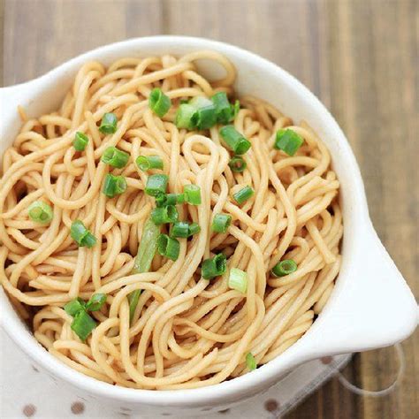 Easy Asia Style Ginger Scallion Noodles Super Easy And Basic Lo Mein