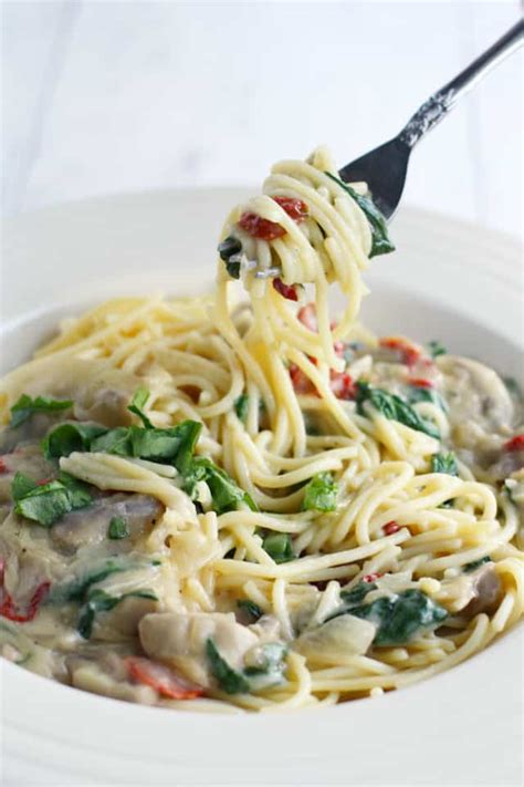 Tips to make pasta in tomato cream sauce: Pasta with Creamy Sun Dried Tomato and Mushroom Sauce ...