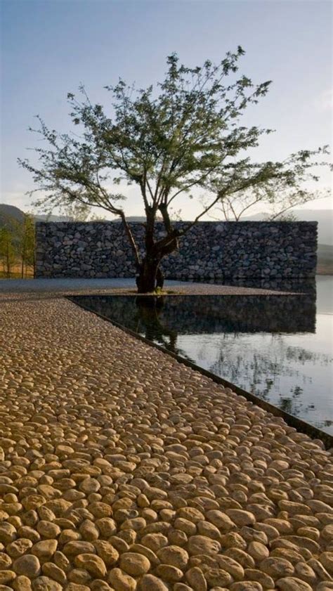Beautiful zen house with dramatic views | Water architecture, Water