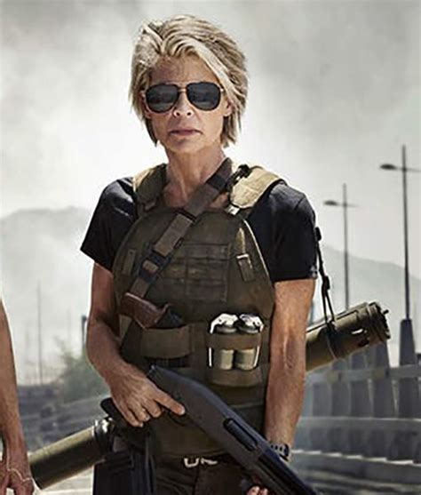 Scène du film terminator 1 (version française). Terminator: Dark Fate Sarah Connor (Linda Hamilton) Tactical Vest