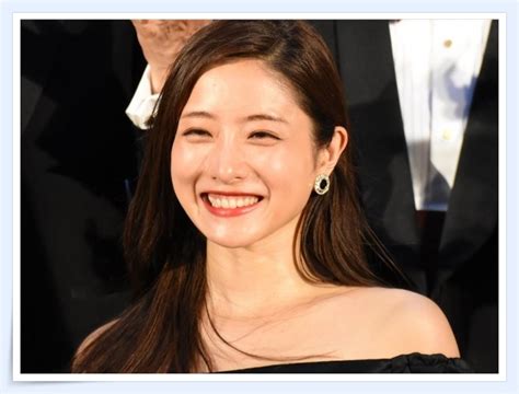 210418 #ishiharasatomi to throw the ceremonial first pitch at suntory dream match for the 7th consecutive year, the game is planned to be held on may 17 in tokyo dome satomi always did different pitching techniques by various players every year #石原さとみ #이시하라_사토미. 石原さとみの旦那の会社はGS？年収は数千万で『創価学会』幹部か