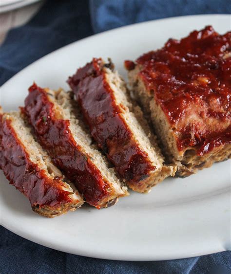 Moist turkey meatloaf recipe made with oats, instead of bread! Home-Style Turkey Meatloaf with Mushrooms - Simple And Savory
