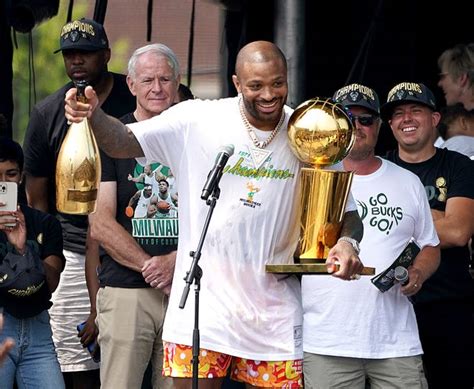 9 Top Moments From Milwaukee Bucks Nba Championship Parade Party