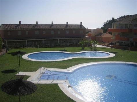 Dispone de dos habitaciones, salón. Alquiler apartamento en Islantilla, Costa de la Luz con ...