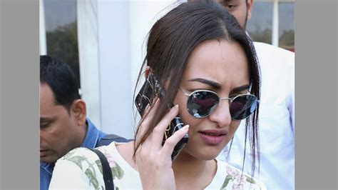 Cheating Case Up Police Likely To Visit Sonakshi Sinhas House Again Today Oneindia News