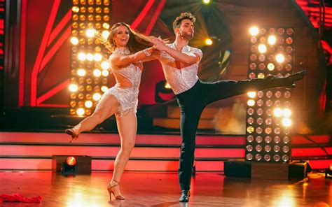Let s Dance Luca Hänni und Christina Luft machen Liebe öffentlich