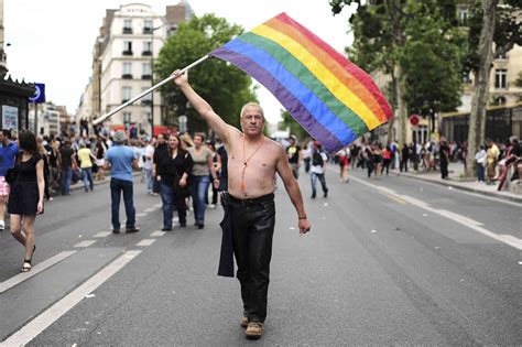 Gay Pride Un An De La Pr Sidentielle Les Homosexuels Interpellent Les Politiques