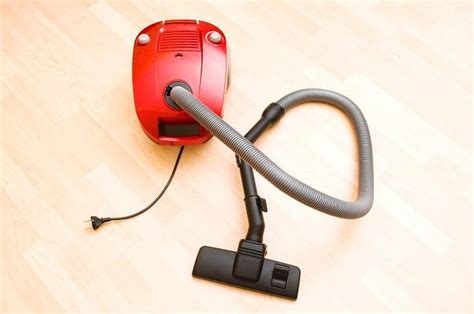 Top five best vacuums for laminate floors and pet hair bissell powerfresh 1940 steam mop the bissell powerfresh 1940 steam mop is designed especially for use on hard surfaces. 13 Best Vacuums For Laminate Floors That Work Flawlessly