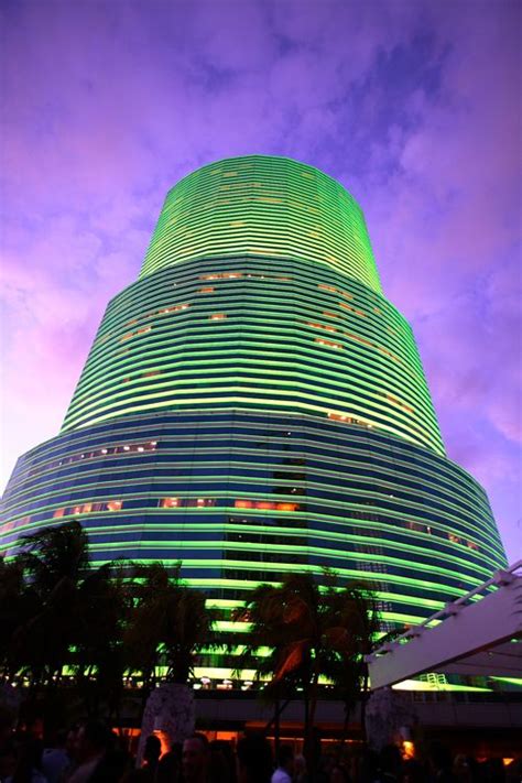 Bank Of America Tower In Downtown Miami Fl Miami Tower Iconic