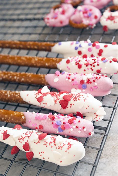 Chocolate Dipped Pretzels For Valentines Day The Slow Cooking Club