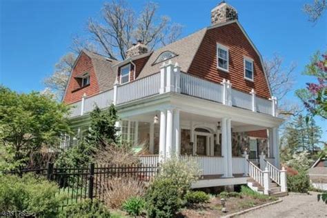 It has been in business for almost seventy years, fifty of those owned and run by the same family. 81 Summit Homes for Sale - Summit NJ Real Estate - Movoto