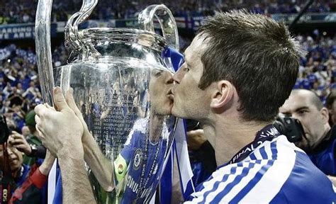 Mijlocasul frank lampard, proaspat campion al europei cu chelsea, va rata turneul final al campionatului european din cauza unei accidentari. 'Super Frank Lampard': An Extraordinary Premier League ...